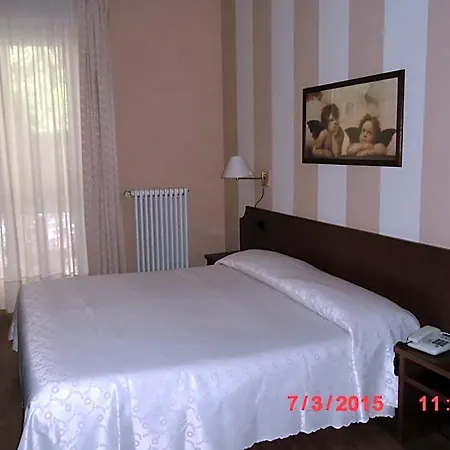 Ponte Vecchio Hotel